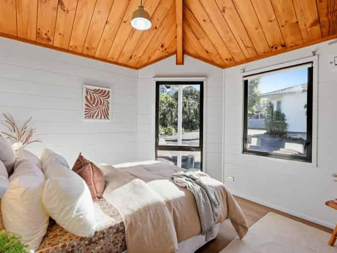 212 Norman Lesser Drive, Saint Johns