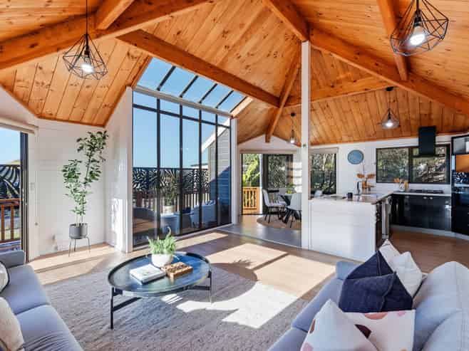 212 Norman Lesser Drive, Saint Johns
