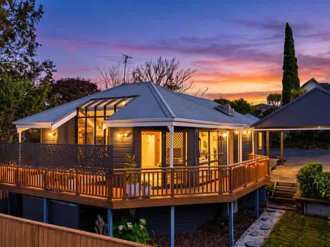 212 Norman Lesser Drive, Saint Johns