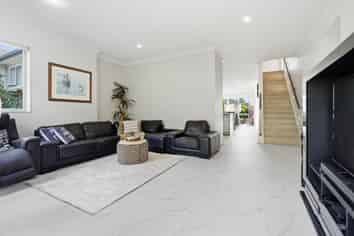 4 Vittoria Terrace, Flat Bush