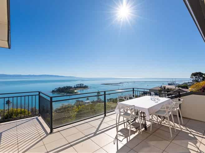 128 Princes Drive, Britannia Heights