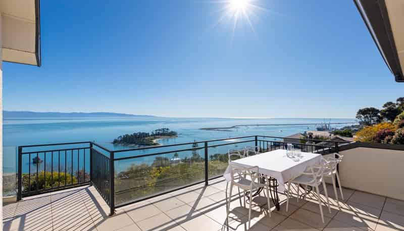 128 Princes Drive, Britannia Heights