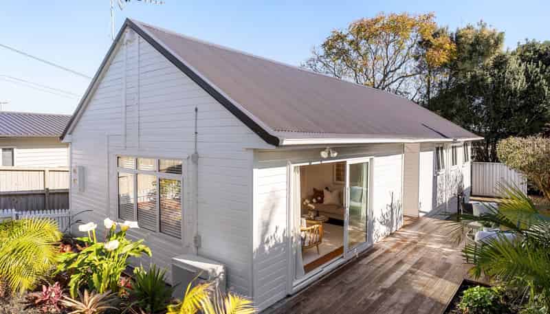 2/4 Waiana Avenue, Mangere Bridge