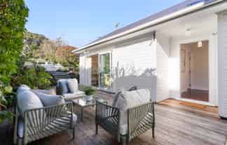 2/4 Waiana Avenue, Mangere Bridge