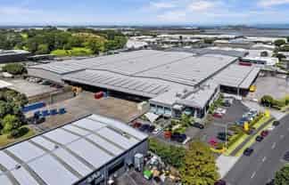 Flexible 16,600 sqm warehouse space