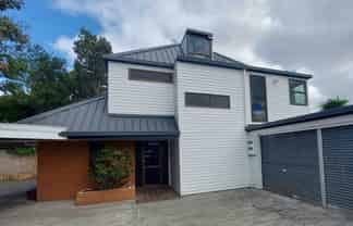 82 Anzac Road, Morningside