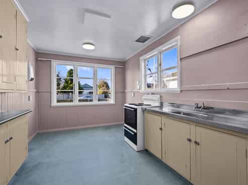 16 Beach Road, Hampstead