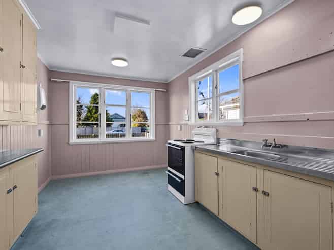 16 Beach Road, Hampstead