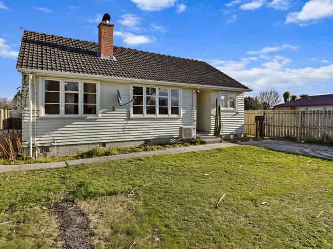 16 Beach Road, Hampstead