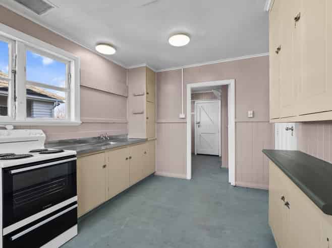 16 Beach Road, Hampstead