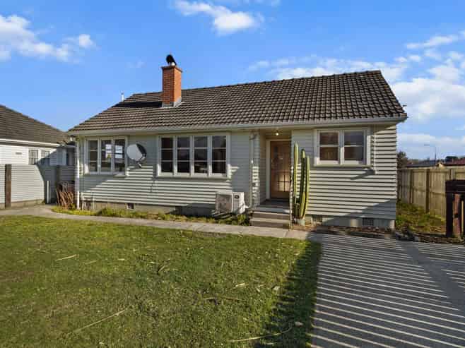 16 Beach Road, Hampstead