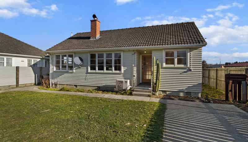 16 Beach Road, Hampstead