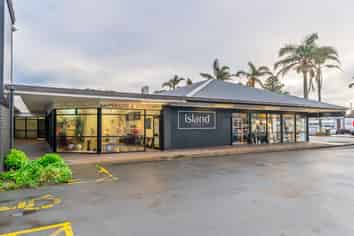 RARE OWNERSHIP OPPORTUNITY IN OREWA