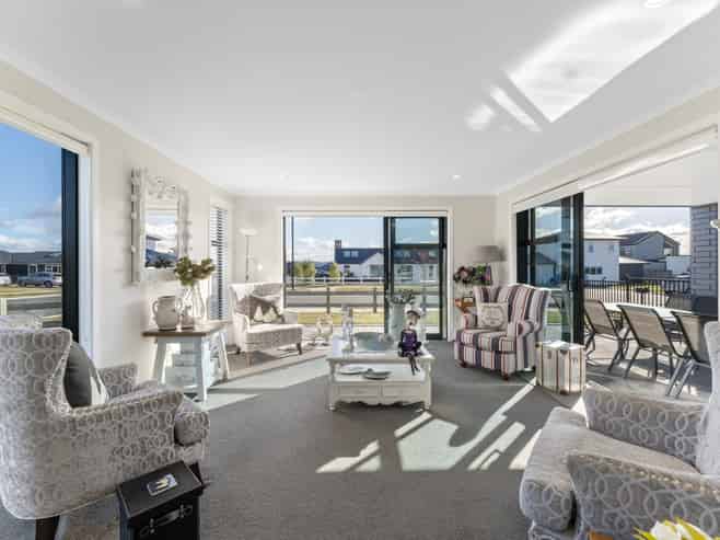 37 Maunganamu Drive, Wharewaka