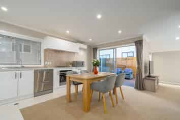 3/113 Moorefield Road, Johnsonville