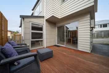 3/113 Moorefield Road, Johnsonville