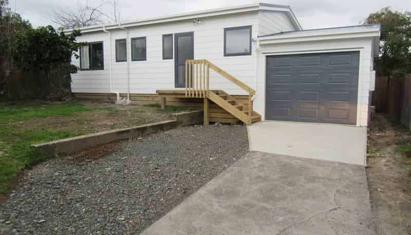 80 a Triangle Road, Massey