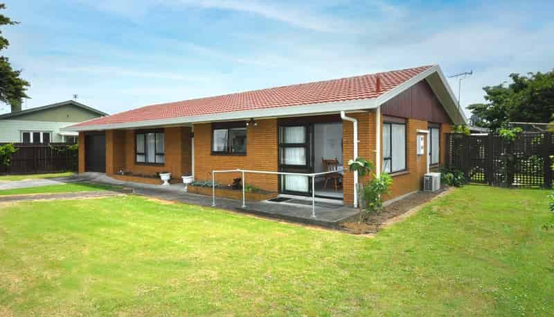84 Clevedon Road, Papakura