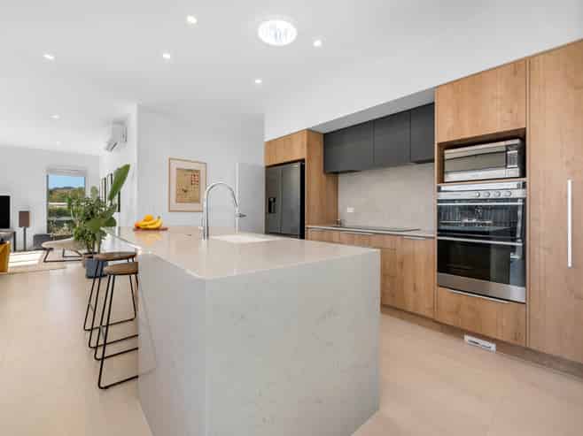 24 Marine Garden Crescent, Beachlands