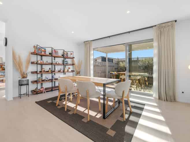 24 Marine Garden Crescent, Beachlands