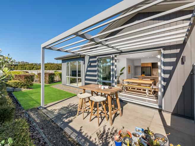 24 Marine Garden Crescent, Beachlands