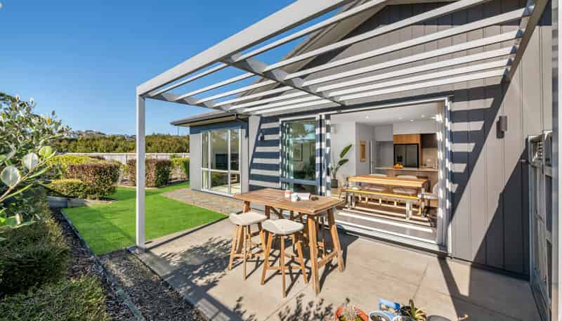 24 Marine Garden Crescent, Beachlands