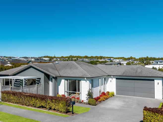 24 Marine Garden Crescent, Beachlands