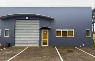 RECENTLY REVONATED INDUSTRIAL UNIT
