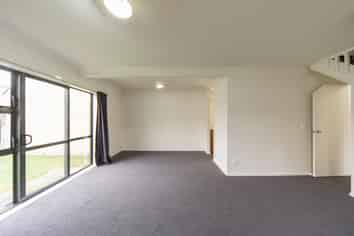 10D Jones Crescent, Melville