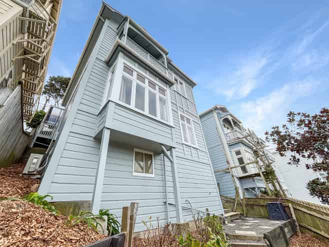 2/14 Kenwyn Terrace, Newtown
