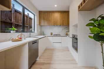 4/10 Sandgate Avenue, Botany Downs