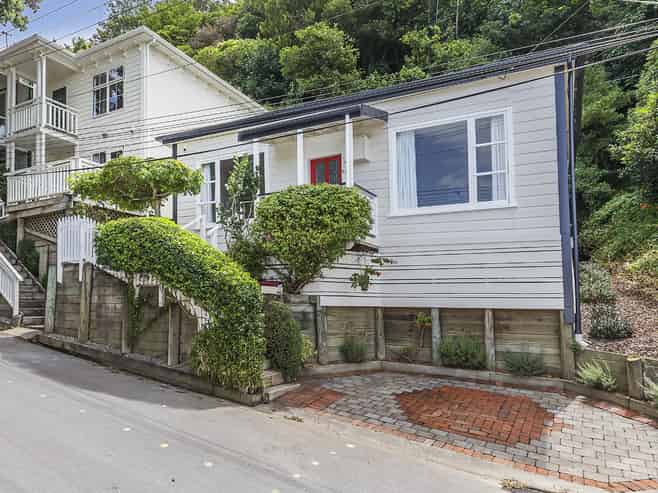 33 Patanga Crescent, Thorndon