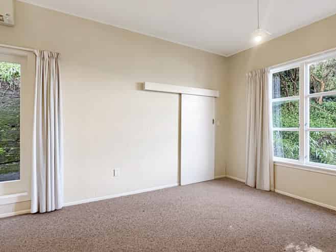 33 Patanga Crescent, Thorndon