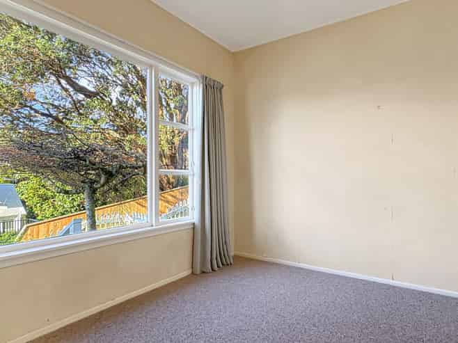 33 Patanga Crescent, Thorndon