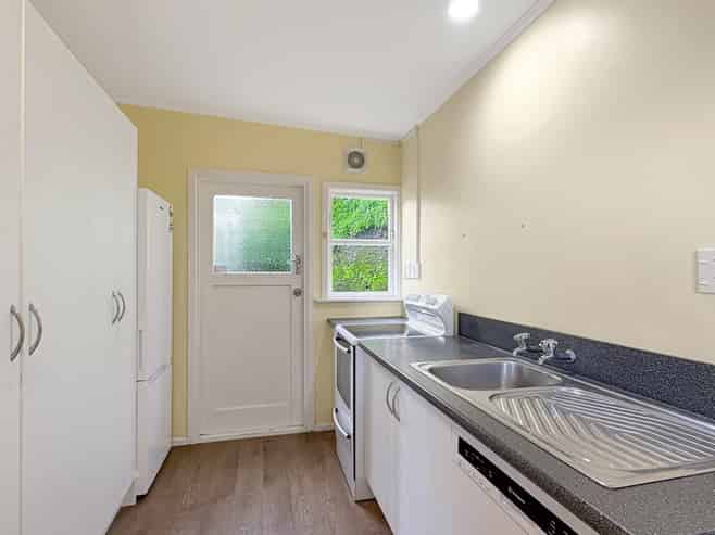 33 Patanga Crescent, Thorndon