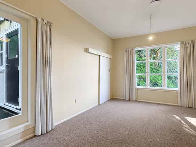 33 Patanga Crescent, Thorndon