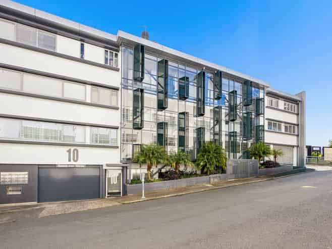 4B/10 Augustus Terrace, Parnell