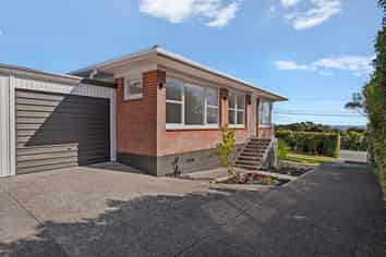 1/229 Glenfield Road, Hillcrest