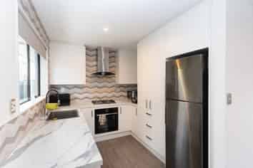 2 Dickson Crescent , Hornby