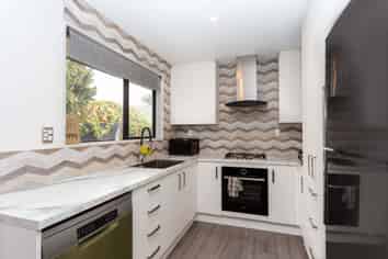 2 Dickson Crescent , Hornby