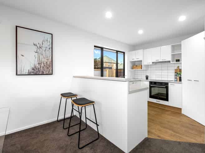 111a Edgeware Road, Saint Albans
