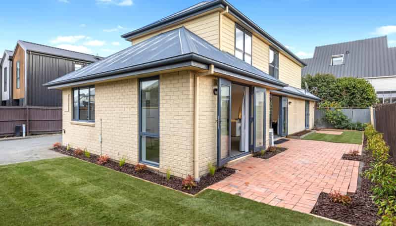 111a Edgeware Road, Saint Albans