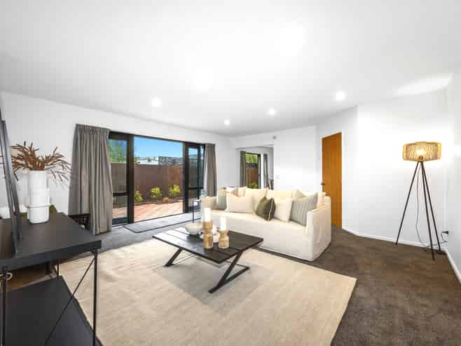 111a Edgeware Road, Saint Albans