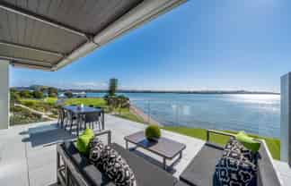 2/42 Bramley Drive, Farm Cove