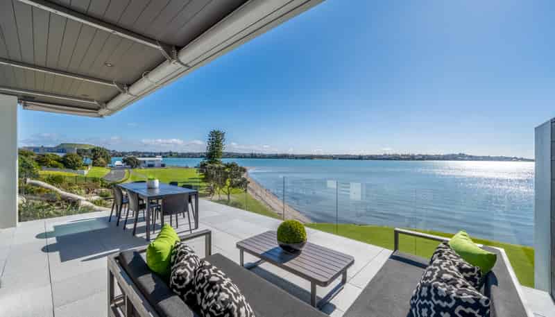 2/42 Bramley Drive, Farm Cove