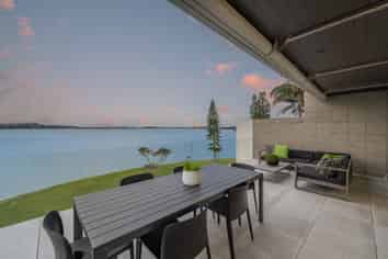 2/42 Bramley Drive, Farm Cove