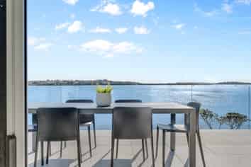 2/42 Bramley Drive, Farm Cove