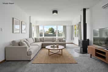 702E Park Road South, Akina