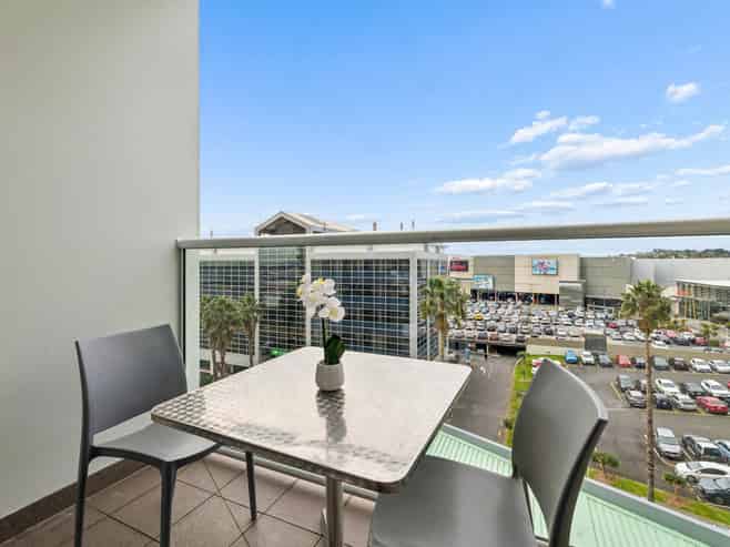 503/17 Amersham Way, Manukau