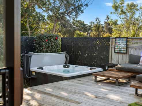 2/15 Dobell Road, Stanmore Bay